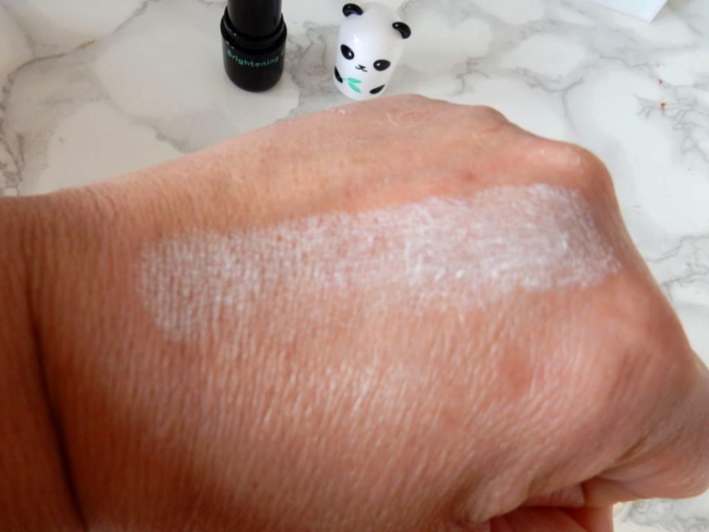 Koreaanse beautyproducten. panda handJPG