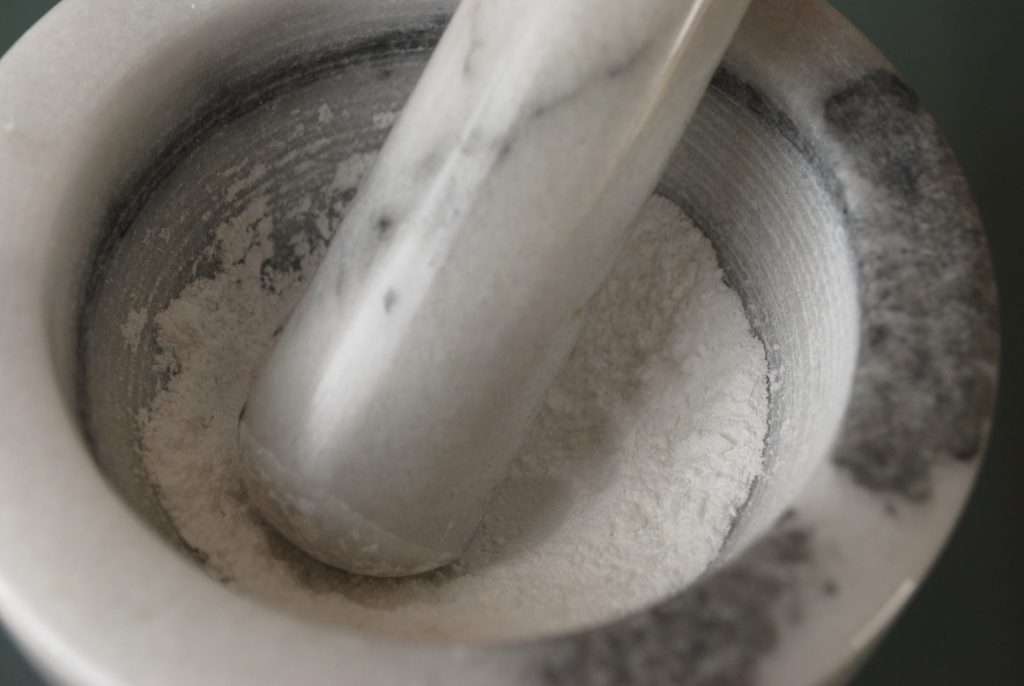 Schüsslerzouten Vermalen van poeder in fabriek