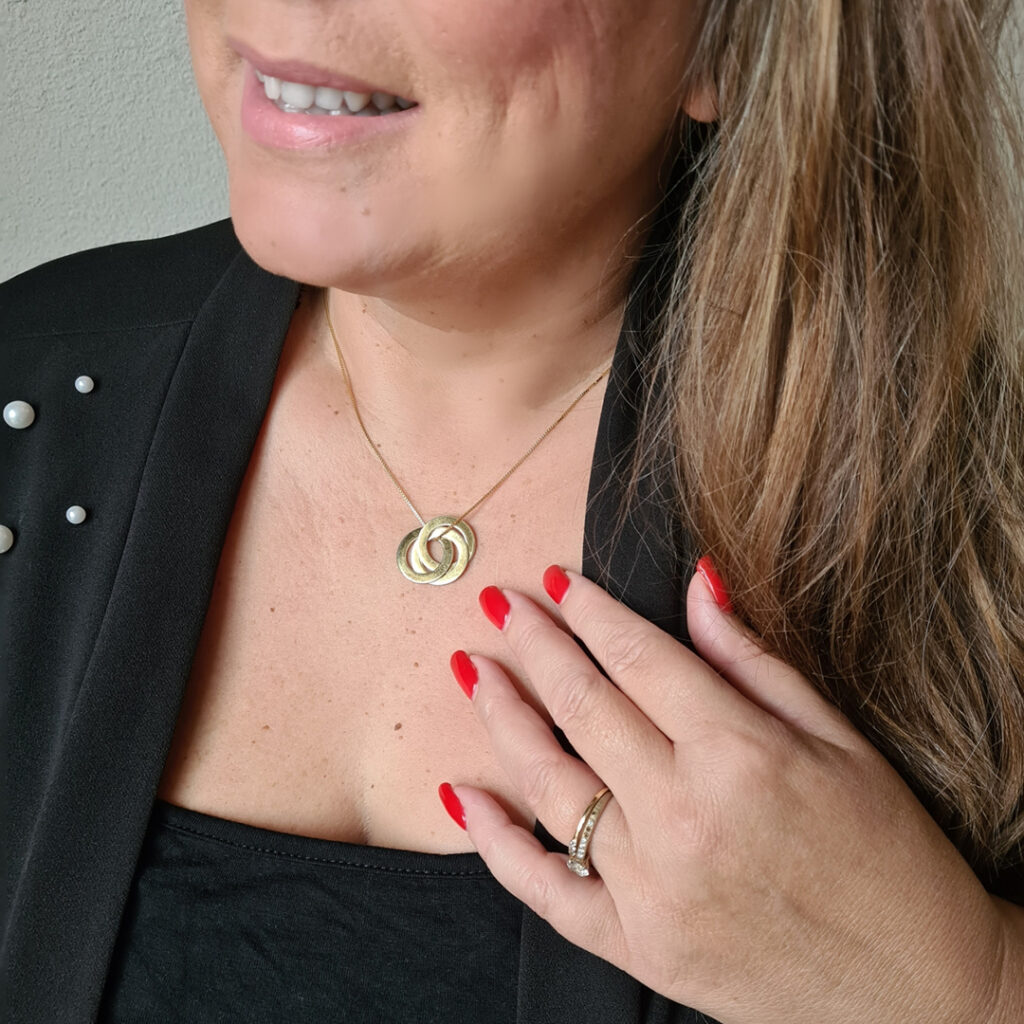 Sieraden van KAYA Om je Outfit Compleet te maken