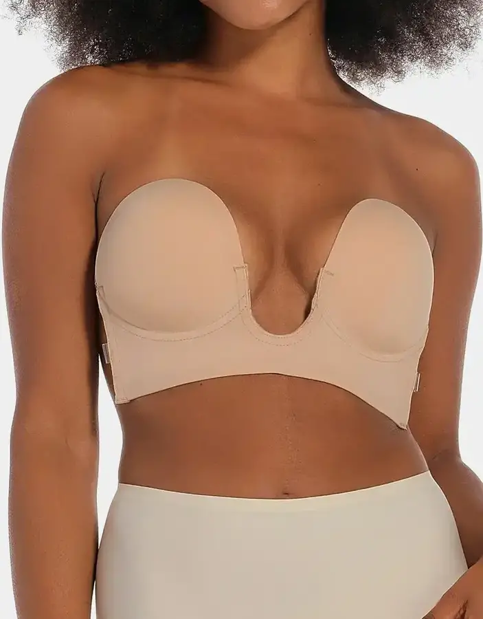 De magie van plak bh's: perfect voor jouw zomerse outfits.