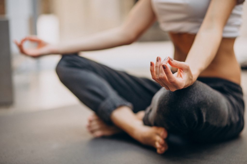 Regelmatig aan yoga doen zorgt voor een stralende huid